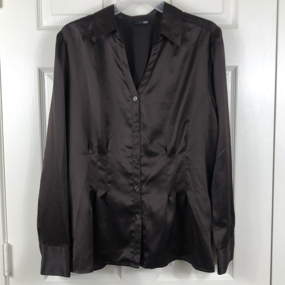Beautiful East 5th Long Sleeve Button Down Blouse